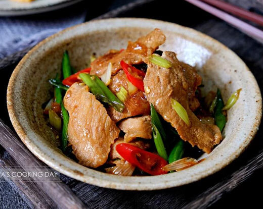 葱爆松阪猪肉:口感弹牙香气十足1